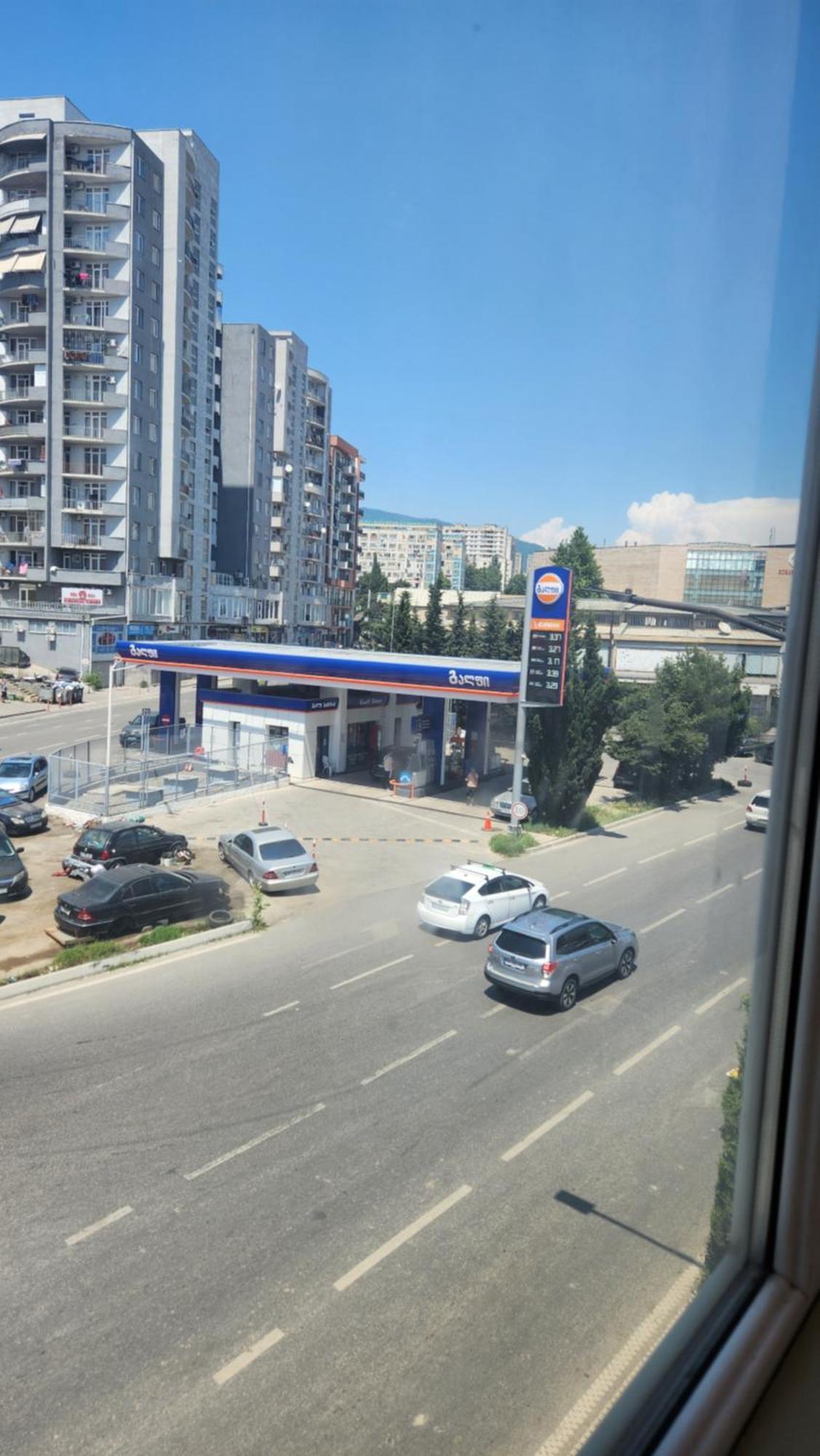 Hotel ,,Mega" Tiflis Exterior foto
