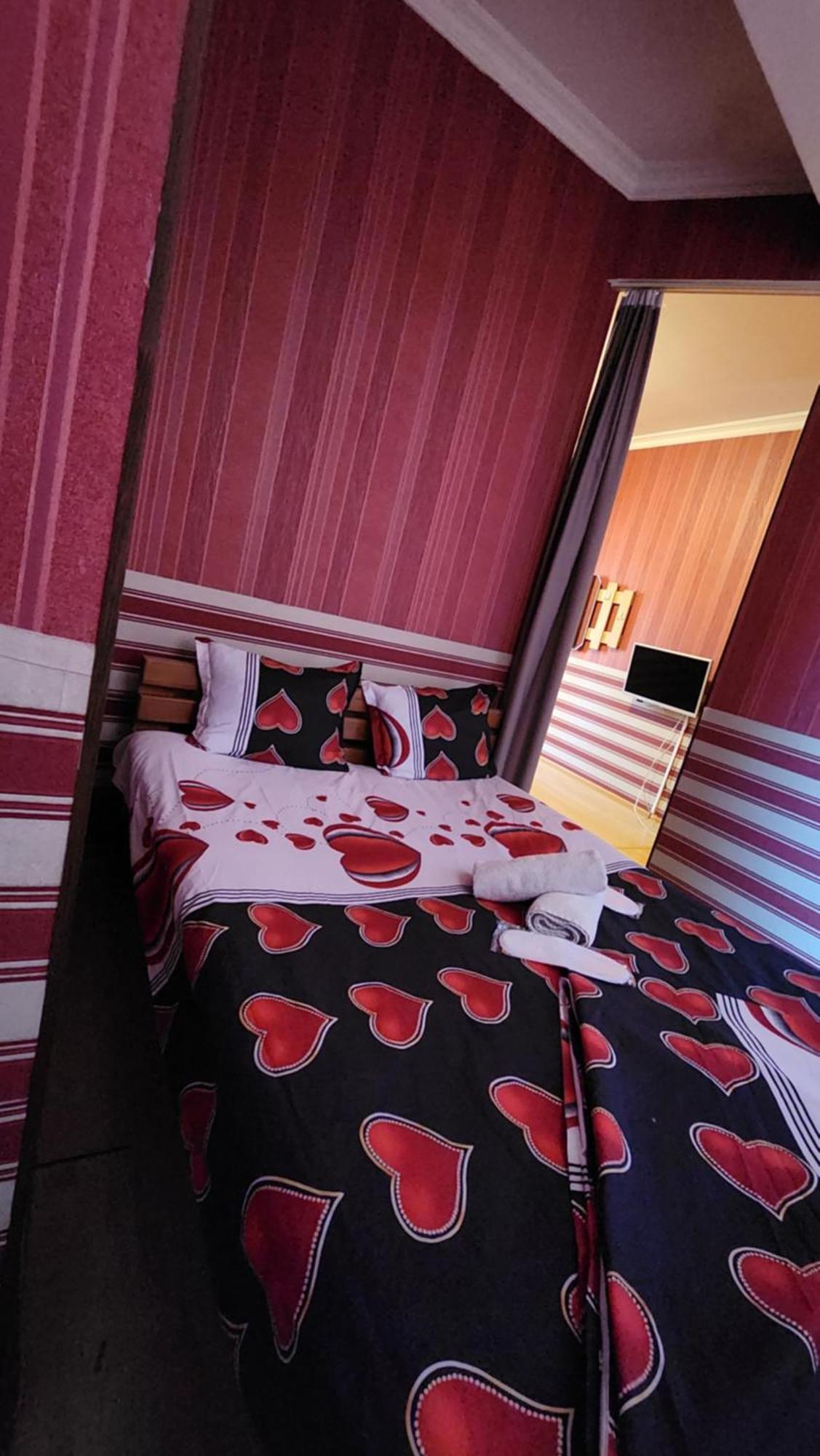 Hotel ,,Mega" Tiflis Exterior foto