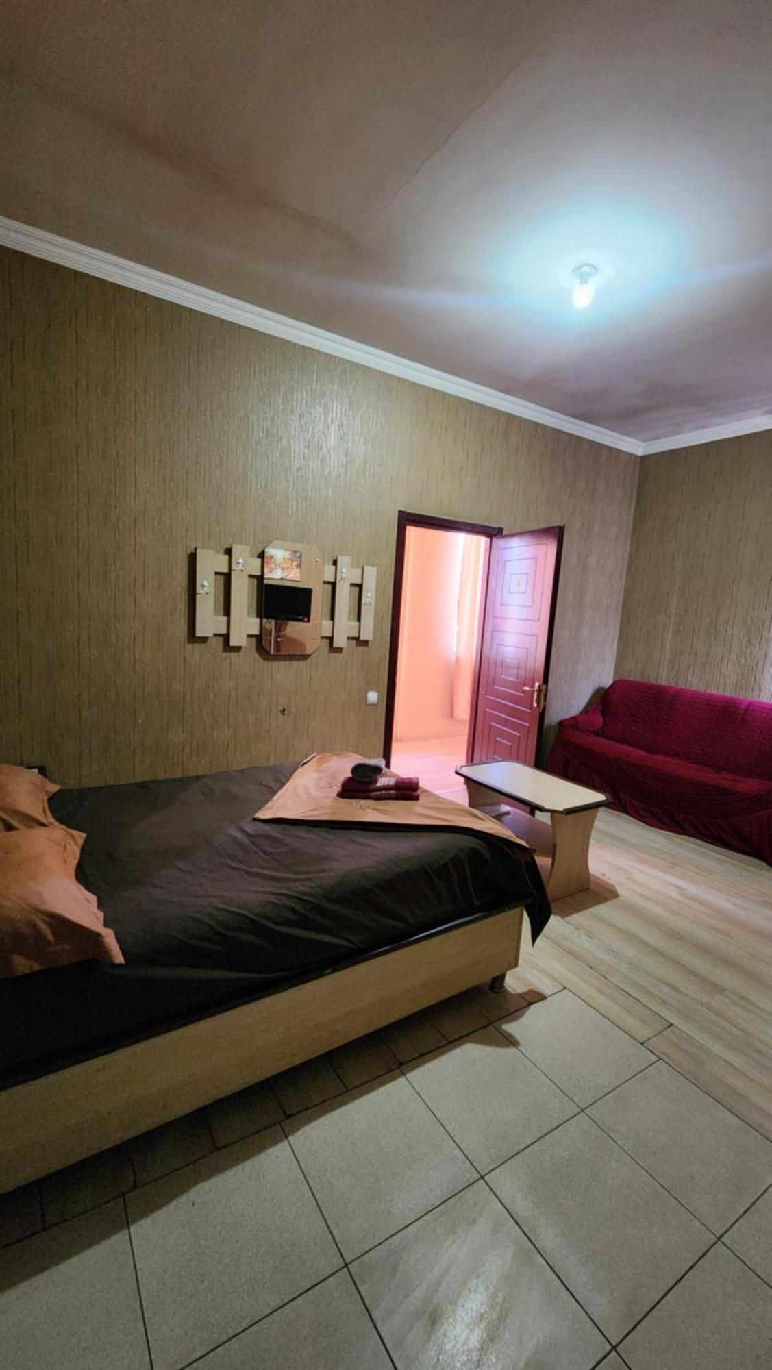 Hotel ,,Mega" Tiflis Exterior foto