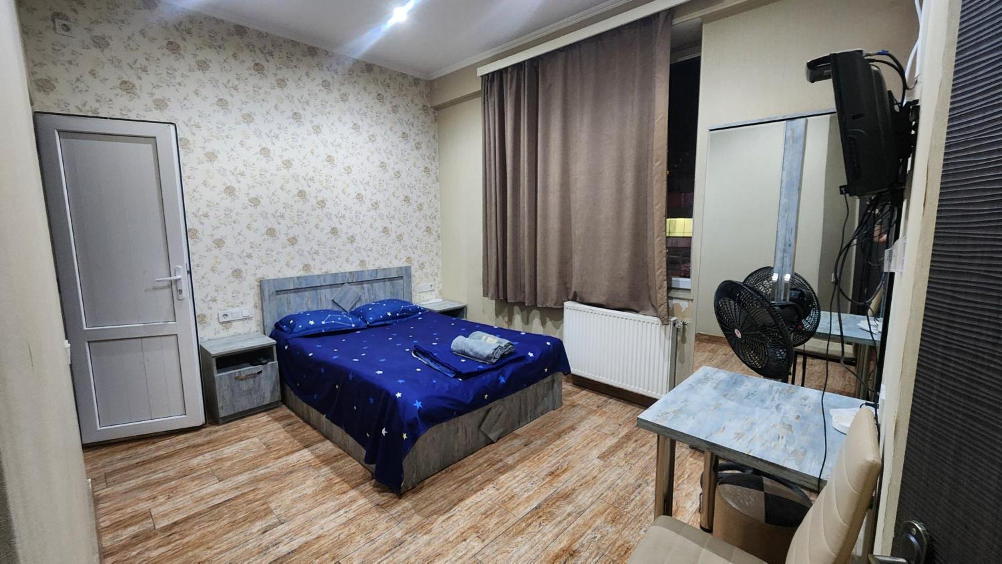 Hotel ,,Mega" Tiflis Exterior foto