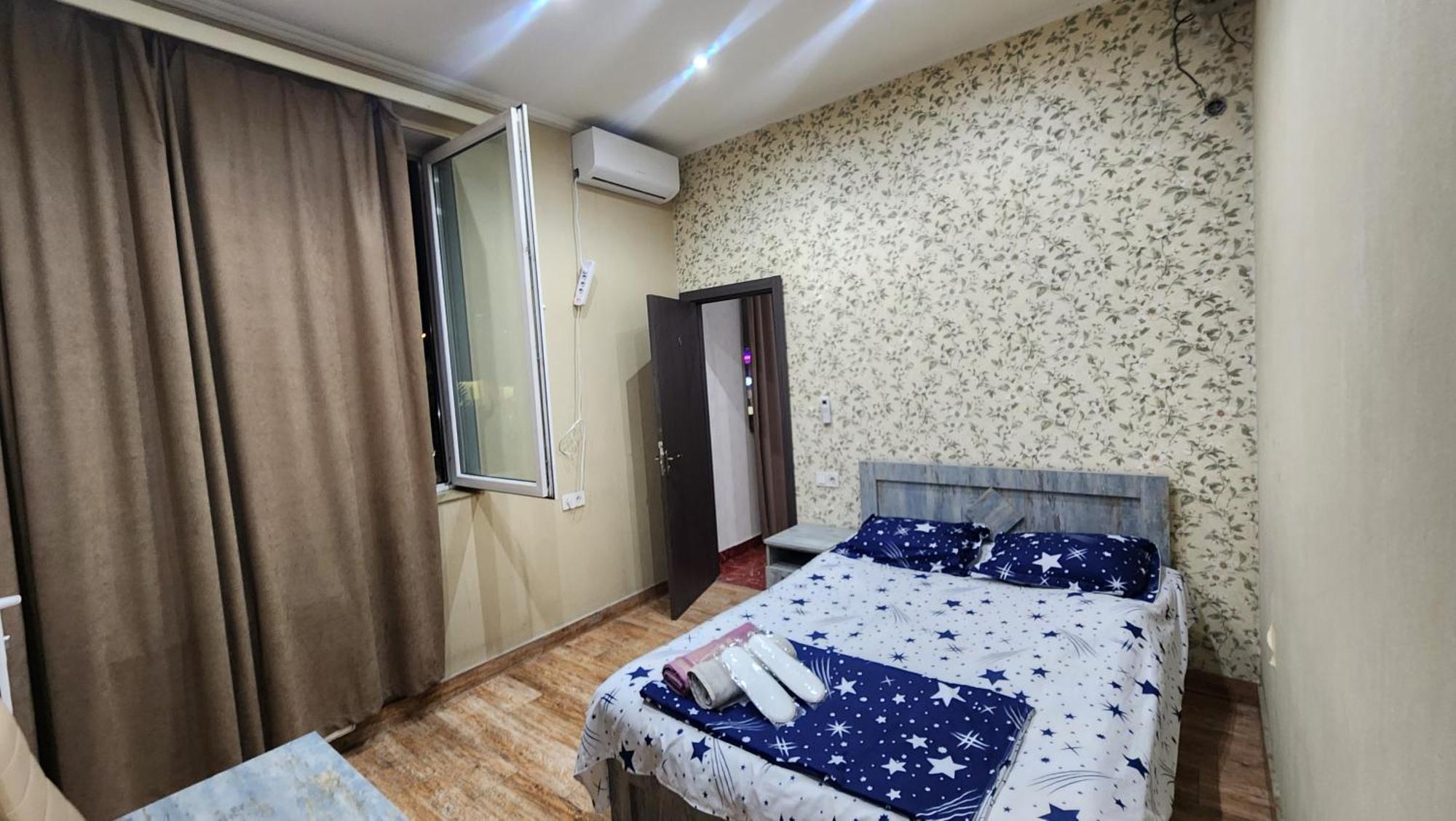 Hotel ,,Mega" Tiflis Exterior foto